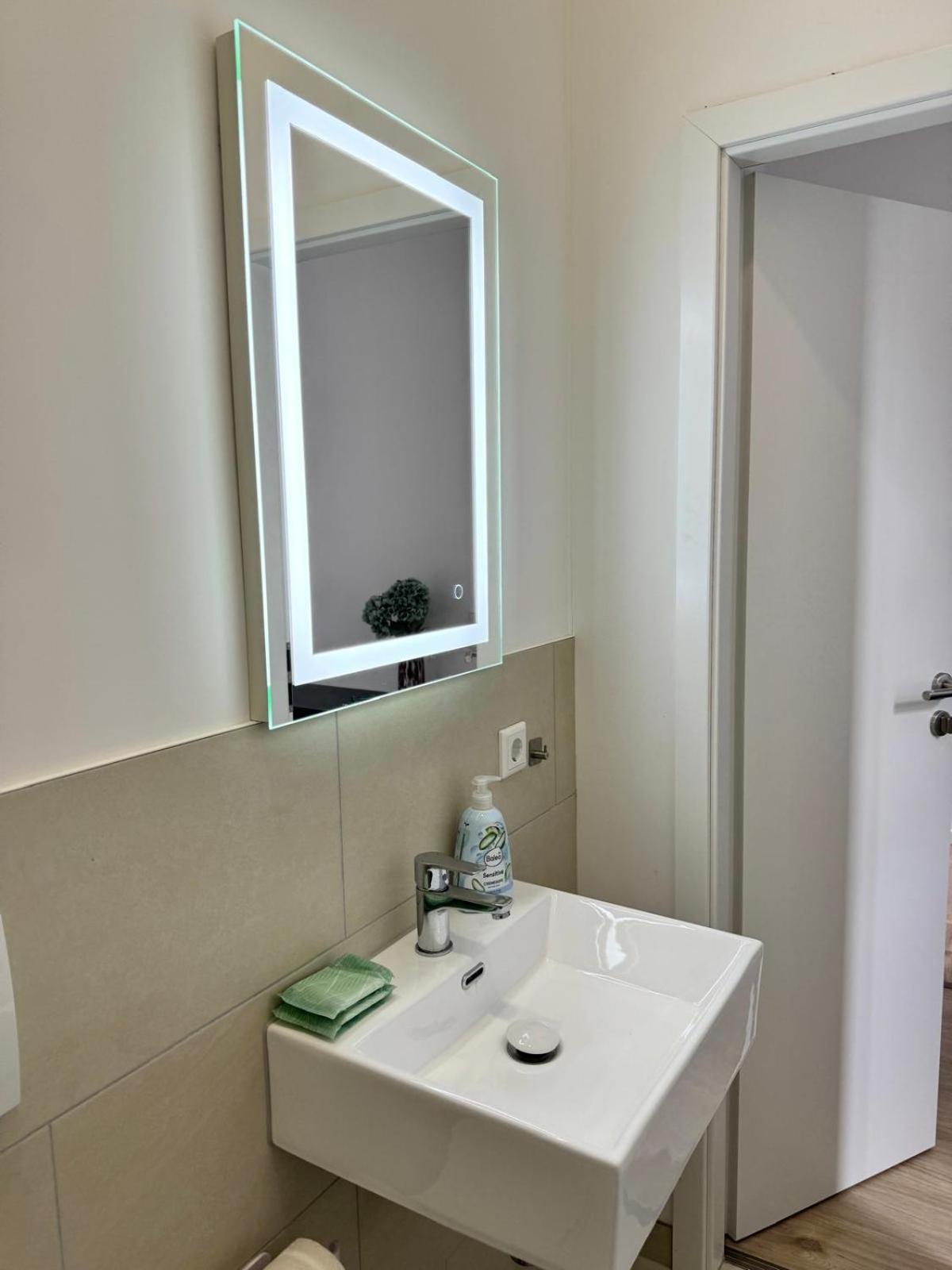 Heaven Homes - Privatzimmer Mit Bad Im Herzen Von Duesseldorf Exterior foto